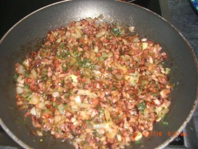 Rezept: Semmelroulade mit Speck Bild Nr. 2 Semmelroulade mit Speck - Rezept - Bild Nr. 2