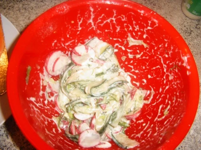 Rezept: Gurken-Radieschensalat auf Räucherlachs Bild Nr. 5 Gurken-Radieschensalat auf Räucherlachs - Rezept - Bild Nr. 5