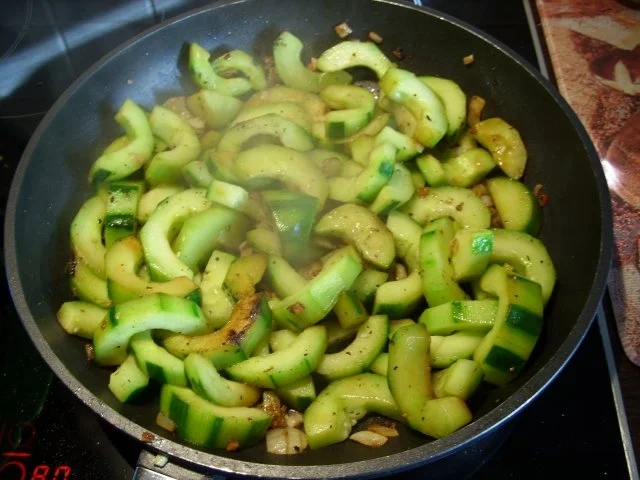 Schmorgurke mit neuen Kartoffeln - Rezept