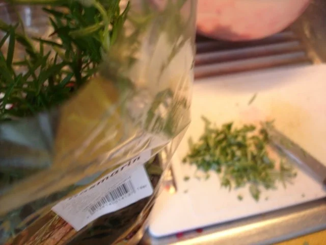 Fischstäbchen mit Rosmarinkartoffeln und Rote-Bete-Salat - Rezept - Bild Nr. 6