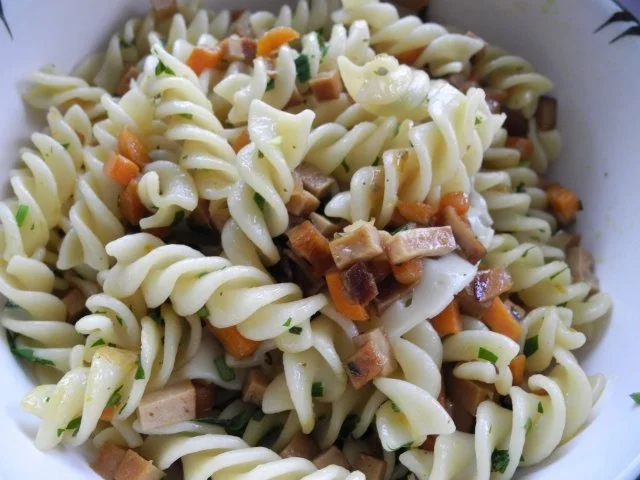 Vegan : Gemüse - Räuchertofu - Nudelpfanne - Rezept