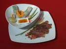 Gebratenes Sashimi mit Kapern-Limetten-Vinaigrette,  dazu frische Glücksrollen aus Vietnam - Rezept