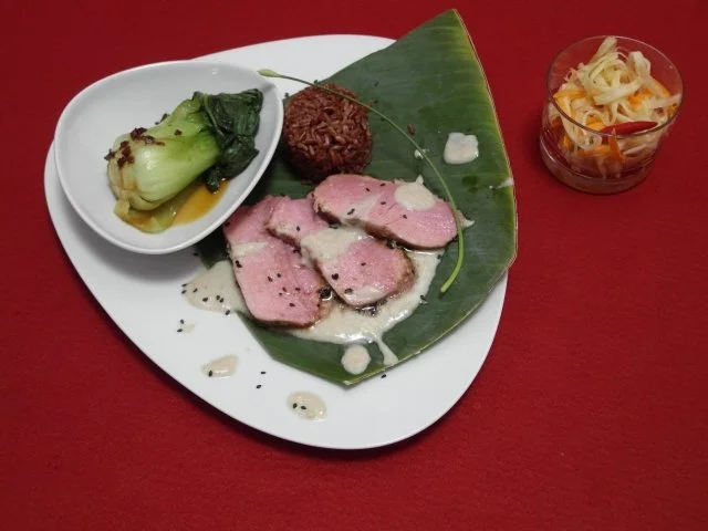 Vitello asiatico mit Pak Choi und Papaya Salat - Rezept