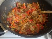 Schnelle Asia-Pfanne mit Gemüse und Glasnudeln - Rezept