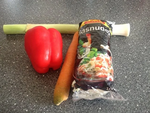 Schnelle Asia-Pfanne mit Gemüse und Glasnudeln - Rezept - Bild Nr. 2