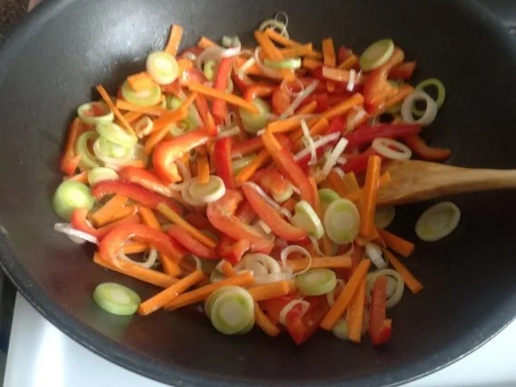 Schnelle Asia-Pfanne mit Gemüse und Glasnudeln - Rezept - Bild Nr. 4