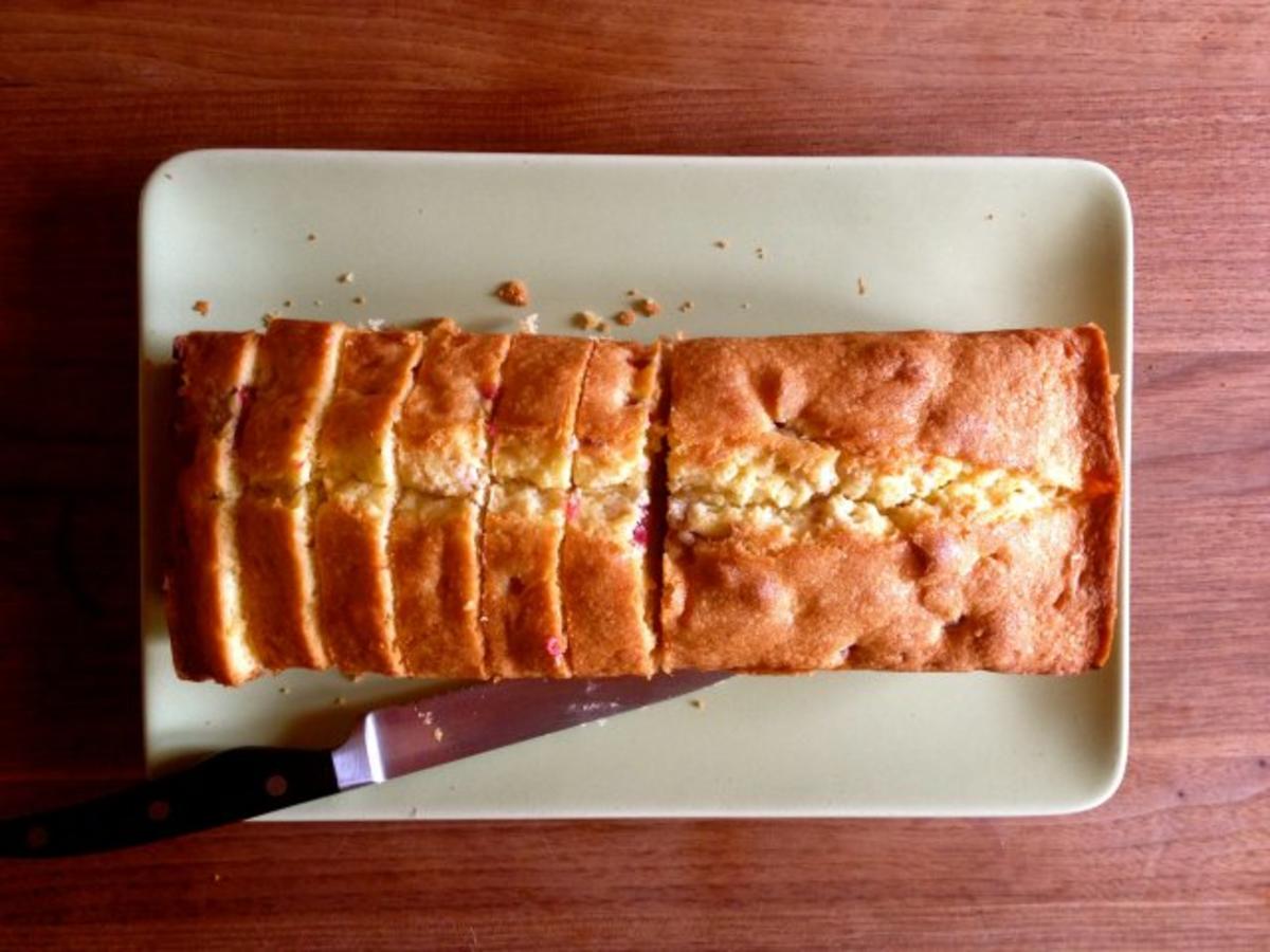 Bilder für Zitronenkuchen-Beerengetupft - Rezept