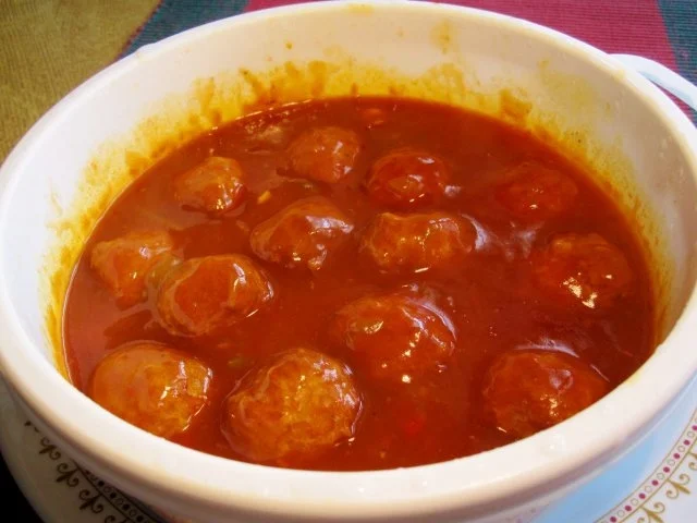 Rezept: Hackbällchen in pikanter Paprikasoße Bild Nr. 7 Hackbällchen in pikanter Paprikasoße - Rezept - Bild Nr. 7