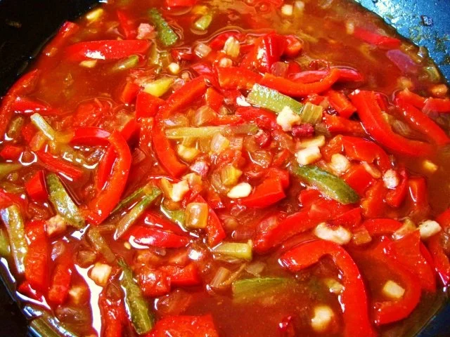 Rezept: Hackbällchen in pikanter Paprikasoße Bild Nr. 6 Hackbällchen in pikanter Paprikasoße - Rezept - Bild Nr. 6