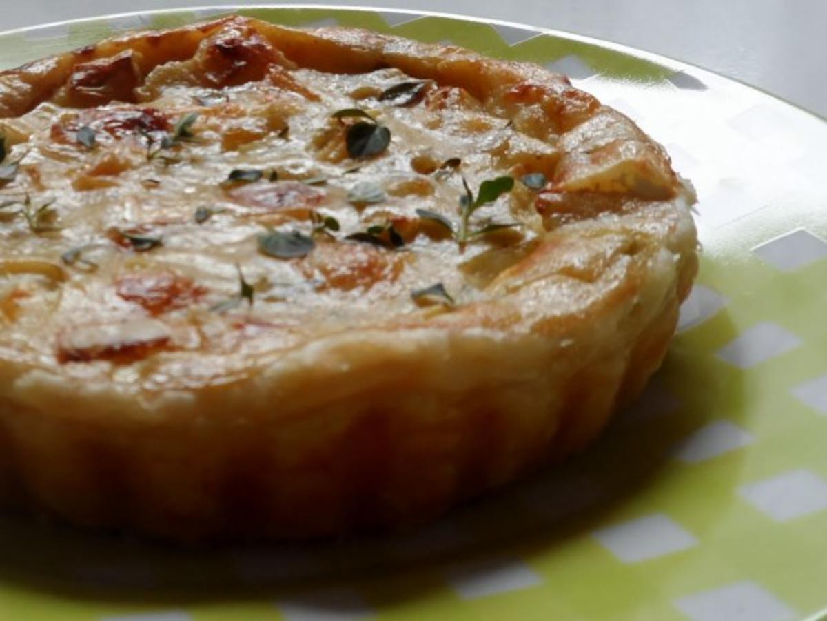 Bilder für Snack/Vorspeise: Herzhaft-fruchtige Käse-Weintrauben-Tartelettes - Rezept