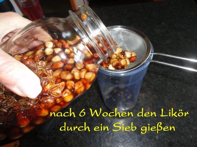 Rezept: Haselnuss Likör Bild Nr. 13 Haselnuss Likör - Rezept - Bild Nr. 13