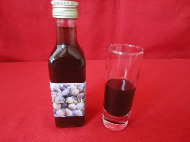 Rezept: Haselnuss Likör Bild Nr. 15 Haselnuss Likör - Rezept - Bild Nr. 15