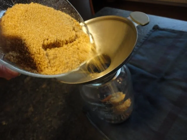 Rezept: Haselnuss Likör Bild Nr. 3 Haselnuss Likör - Rezept - Bild Nr. 3