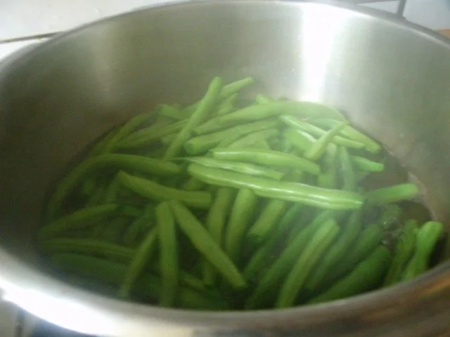 Pasta mit Bohnen und Schinkenkäsesoße - Rezept - Bild Nr. 3