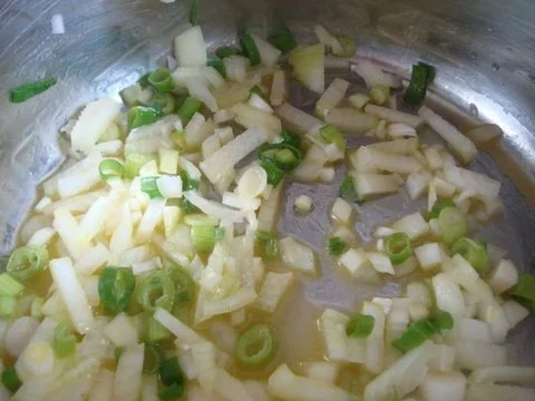 Rezept: Zucchinisüppchen mit Currynote Bild Nr. 4 Zucchinisüppchen mit Currynote - Rezept - Bild Nr. 4