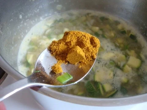 Rezept: Zucchinisüppchen mit Currynote Bild Nr. 8 Zucchinisüppchen mit Currynote - Rezept - Bild Nr. 8