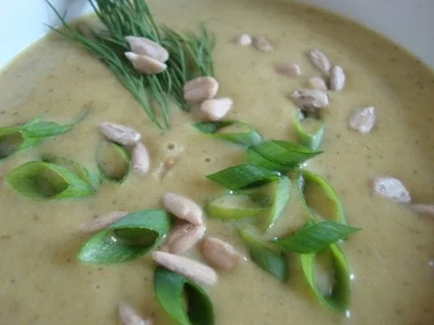 Rezept: Zucchinisüppchen mit Currynote Bild Nr. 12 Zucchinisüppchen mit Currynote - Rezept - Bild Nr. 12