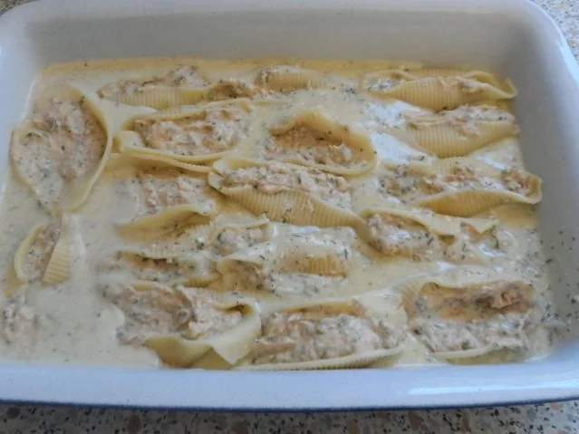 Gratinierte Conchiglie mit Forellen-Ruccola-Füllung in Meerrettich-Limetten-Sosse - Rezept - Bild Nr. 9