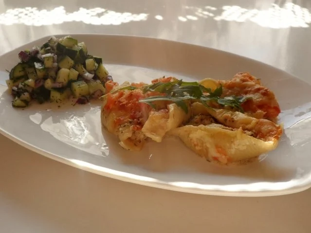 Gratinierte Conchiglie mit Forellen-Ruccola-Füllung in Meerrettich-Limetten-Sosse - Rezept - Bild Nr. 13