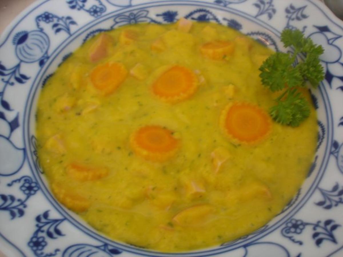 Möhrencremesuppe mit Ingwer und Schmand - Rezept