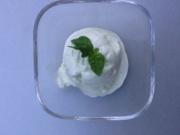 Joghurt-Zitronen-Basilikum-Eis leicht - Rezept