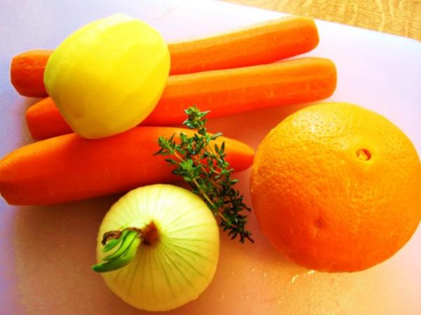 Leichte Sommersuppe mit Möhren und Orangen - einfach - von mimi