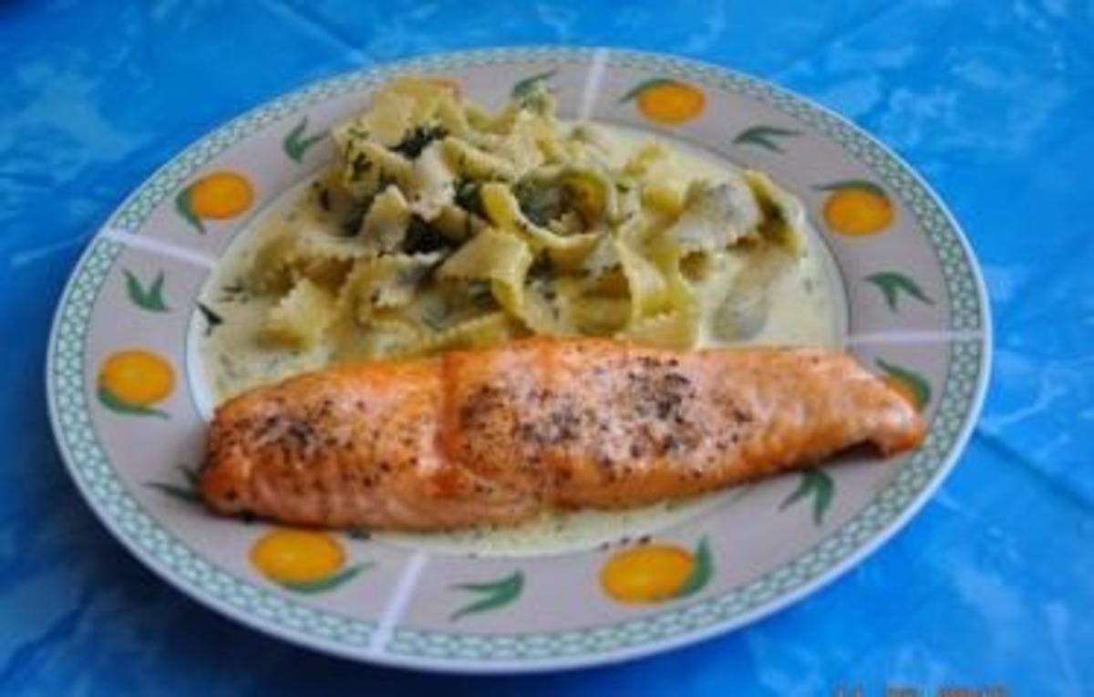 Kochen: Lachs mit Estragon-Senf-Sosse - Rezept - kochbar.de