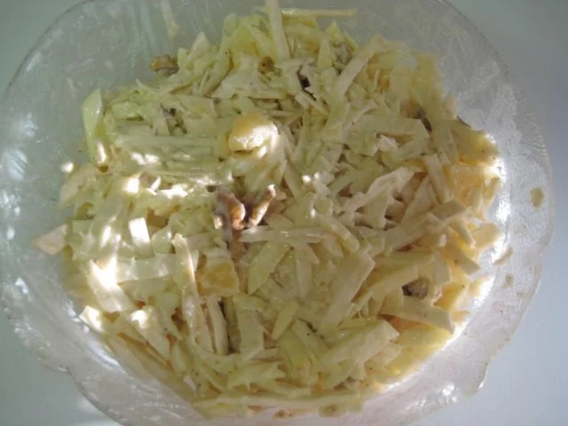 Rezept: Selleriesalat nach Waldorf Bild Nr. 6 Selleriesalat nach Waldorf - Rezept - Bild Nr. 6