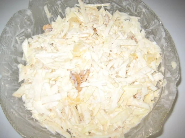 Rezept: Selleriesalat nach Waldorf Bild Nr. 7 Selleriesalat nach Waldorf - Rezept - Bild Nr. 7