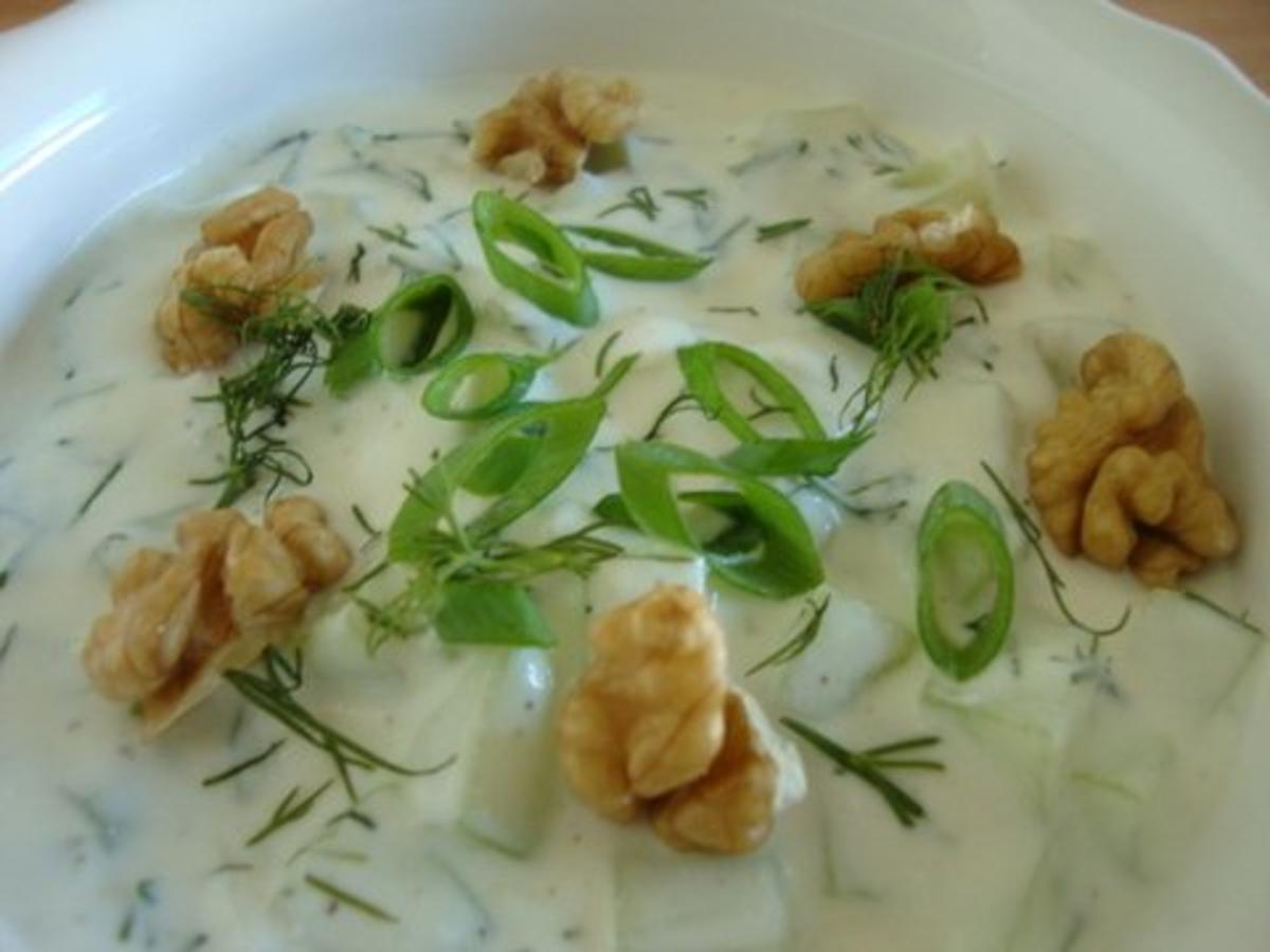 Bilder für Bulgarische Joghurtsuppe - Rezept