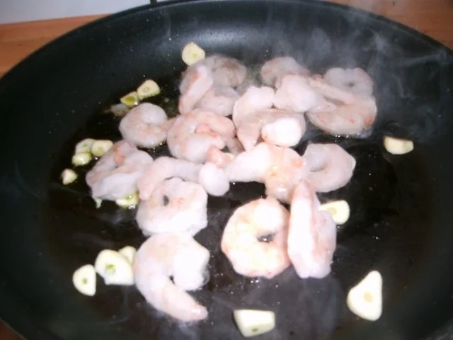 Rezept: Nudeln mit Möhrensauce und Knoblauch - Garnelen Bild Nr. 3 Nudeln mit Möhrensauce und Knoblauch - Garnelen - Rezept - Bild Nr. 3