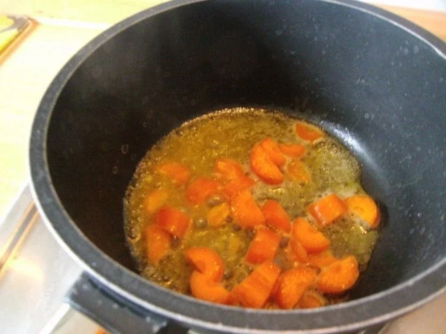 Rezept: Nudeln mit Möhrensauce und Knoblauch - Garnelen Bild Nr. 5 Nudeln mit Möhrensauce und Knoblauch - Garnelen - Rezept - Bild Nr. 5