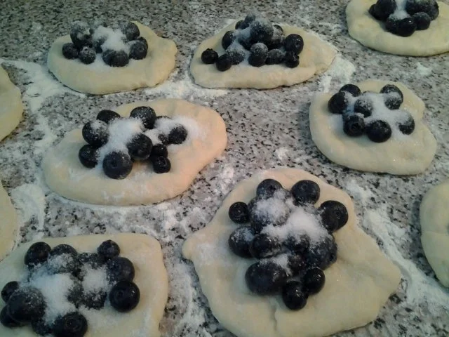 Rezept: Blaubeerküchlein Bild Nr. 4 Blaubeerküchlein - Rezept - Bild Nr. 4