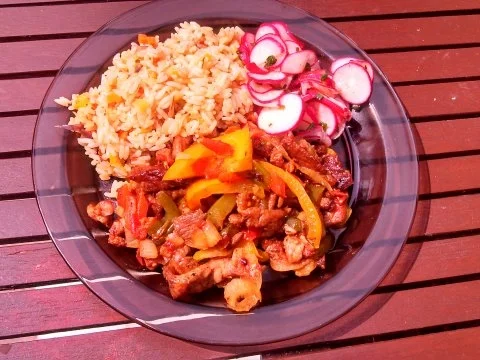 Rind, Schwein & Paprika geschnetzeltes mit Gemüsereis - Rezept