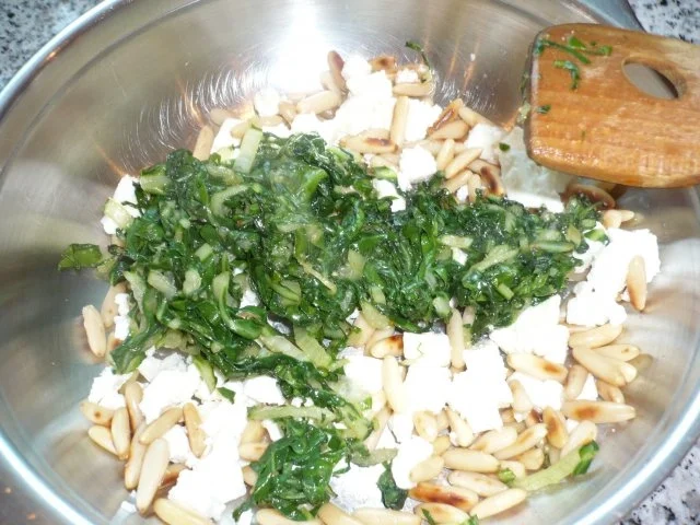 Rezept: Rinderhüfte auf einem Kartoffel-Knoblauch-Pürree mit Zucchinimangoldröllchen Bild Nr. 9 Rinderhüfte auf einem Kartoffel-Knoblauch-Pürree mit Zucchinimangoldröllchen - Rezept - Bild Nr. 9