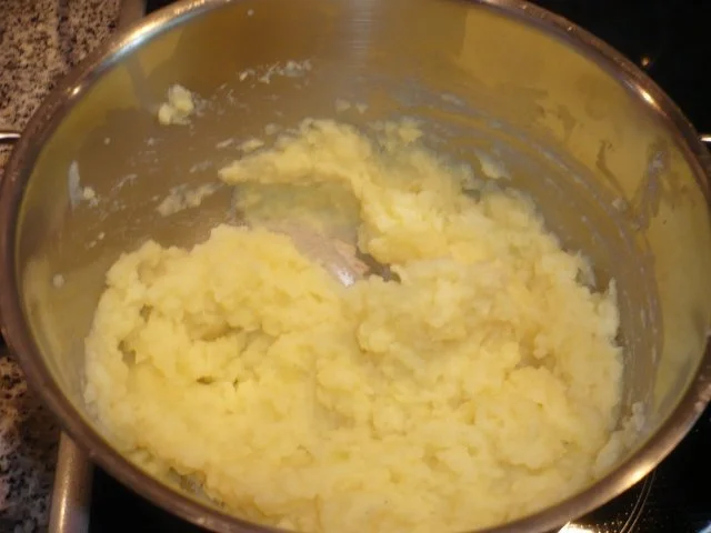 Rezept: Rinderhüfte auf einem Kartoffel-Knoblauch-Pürree mit Zucchinimangoldröllchen Bild Nr. 10 Rinderhüfte auf einem Kartoffel-Knoblauch-Pürree mit Zucchinimangoldröllchen - Rezept - Bild Nr. 10