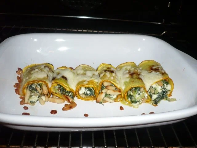 Rezept: Rinderhüfte auf einem Kartoffel-Knoblauch-Pürree mit Zucchinimangoldröllchen Bild Nr. 11 Rinderhüfte auf einem Kartoffel-Knoblauch-Pürree mit Zucchinimangoldröllchen - Rezept - Bild Nr. 11