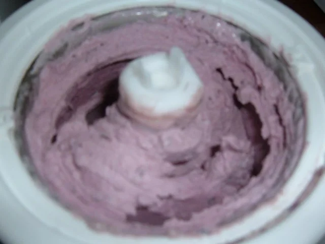 Eis : Heidelbeere mit Zitronenmelisse - Rezept - Bild Nr. 12