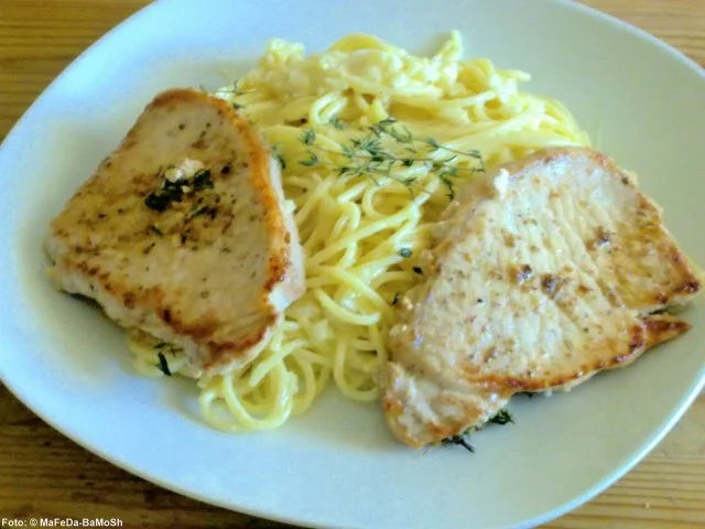 Rezept: Zitronenspaghetti mit kleinen Schnitzeln Zitronenspaghetti mit kleinen Schnitzeln - Rezept