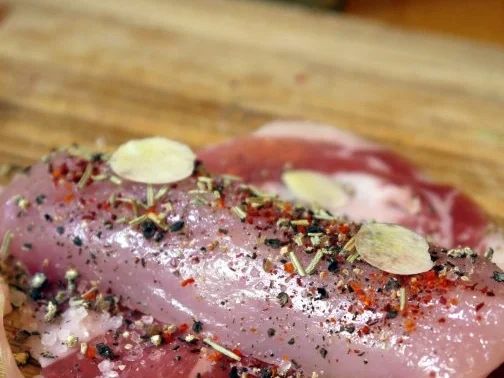 Hähnchenbrust in Pancetta auf sommerlichem Salat - Rezept - Bild Nr. 3