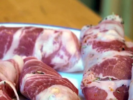 Hähnchenbrust in Pancetta auf sommerlichem Salat - Rezept - Bild Nr. 5