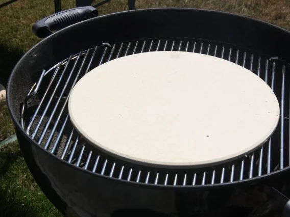 Rezept: Grillpizza Bild Nr. 3 Grillpizza - Rezept - Bild Nr. 3