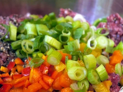 Hackbraten mit Paprika-Gemüse-Sauce - Rezept - Bild Nr. 3