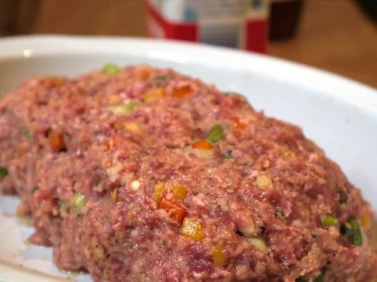 Hackbraten mit Paprika-Gemüse-Sauce - Rezept - Bild Nr. 5