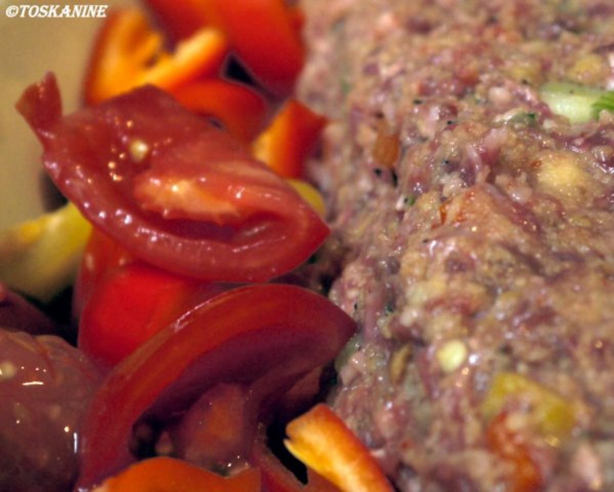 Hackbraten mit Paprika-Gemüse-Sauce - Rezept - kochbar.de