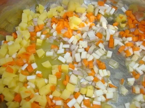 Sommerliches Gurkensüppchen mit Räucherlachs - Rezept - Bild Nr. 6