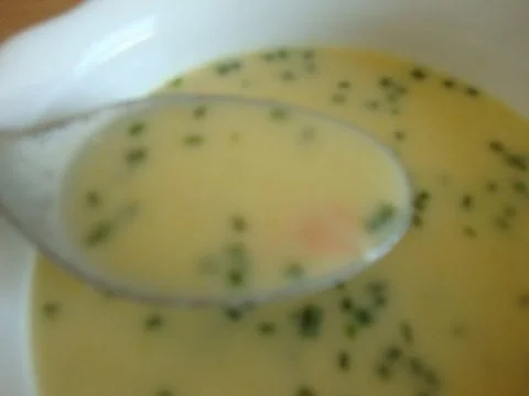 Sommerliches Gurkensüppchen mit Räucherlachs - Rezept - Bild Nr. 3