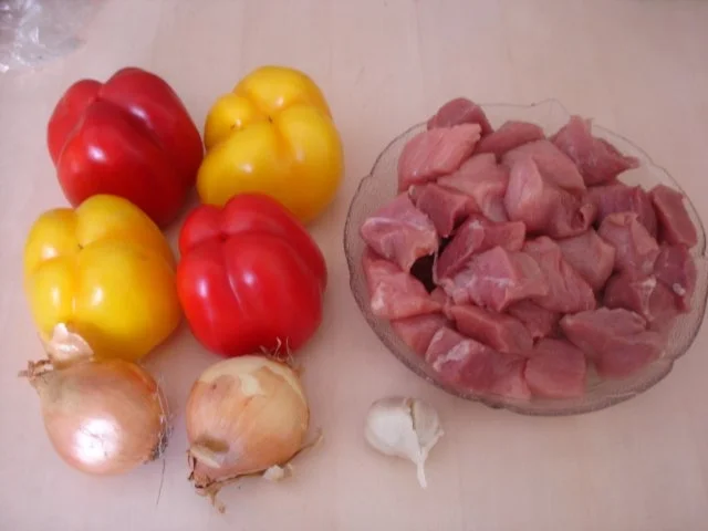 Paprika-Gulasch mit Sellerie-Kartoffelstampf - Rezept - Bild Nr. 2