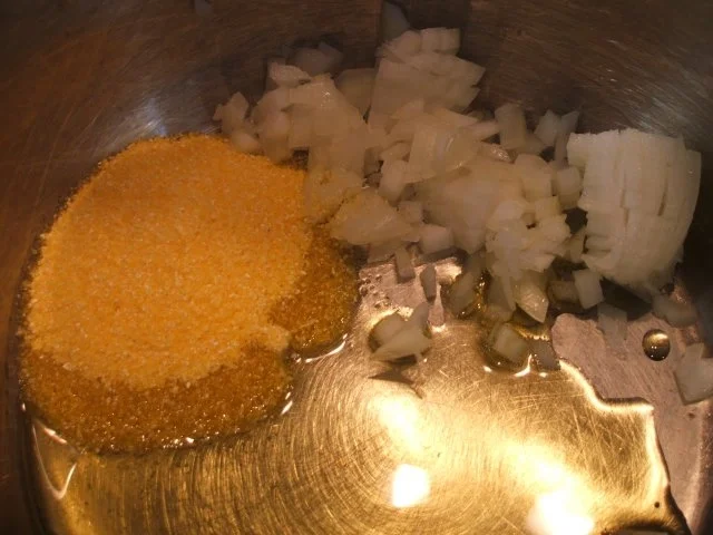 Rezept: Suppen: Polentasüppchen mit Mozzarella-Croutons Bild Nr. 3 Suppen: Polentasüppchen mit Mozzarella-Croutons - Rezept - Bild Nr. 3