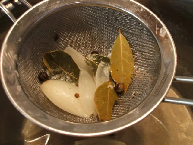 Fisch: Zander gedünstet mit Kräutersoße und Neuen Kartoffeln - Rezept - Bild Nr. 4